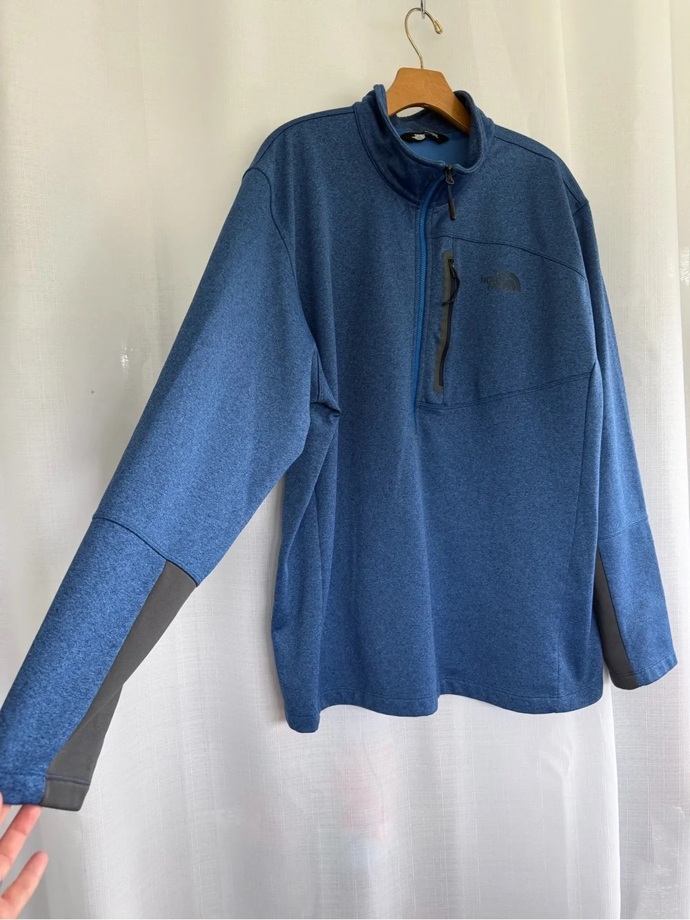 The North Face Men’s XXL Blue Quarter Zip Performance Pullover